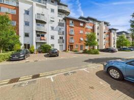 43, Stanton House, Coxhill Way, Aylesbury HP21 8FW