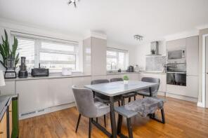 3, Mellor Close, Walton-on-thames KT12 3RX