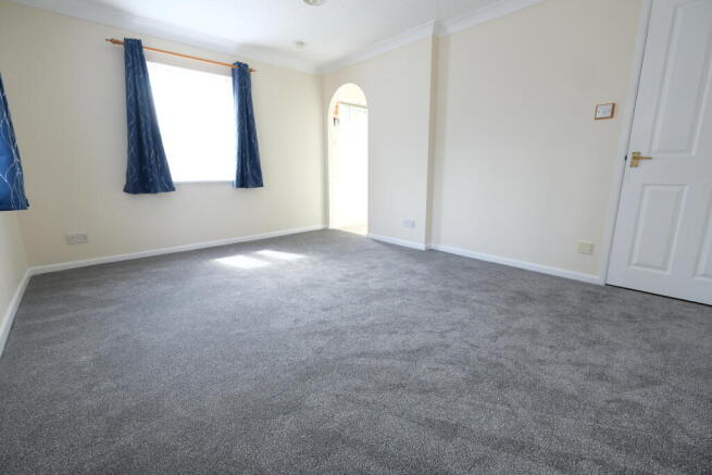 STUDIO ROOM