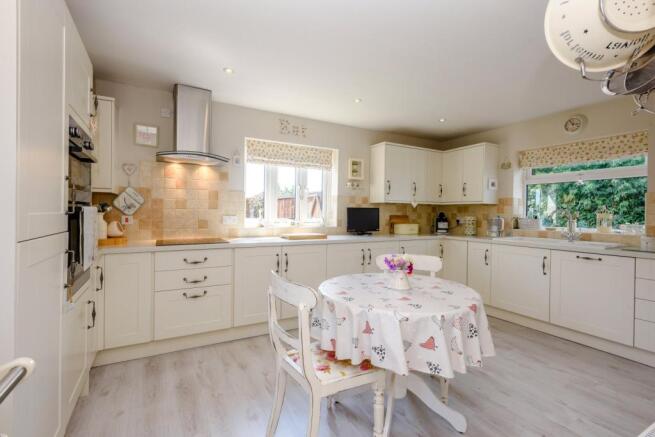 Kitchen/Breakfast