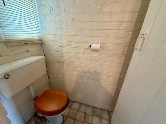 2 bed Semi-Detached for sale Image 10