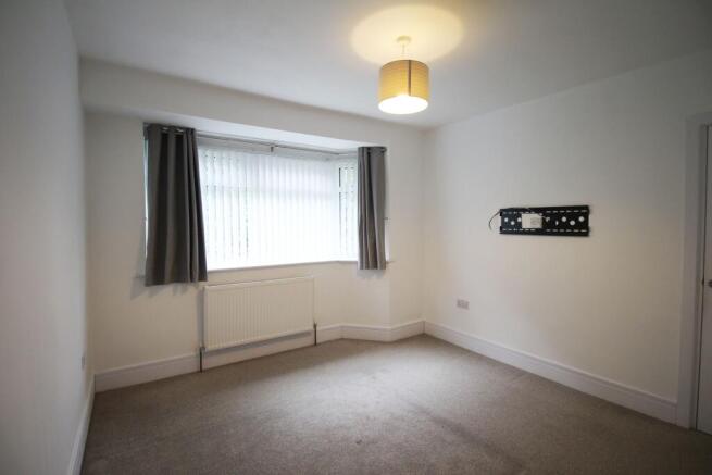 3 bed Semi-Detached to rent Image 11
