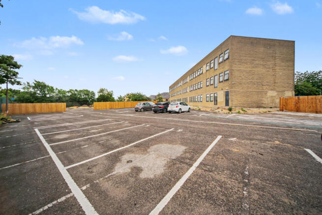 2 bed Apartment for sale Image 2