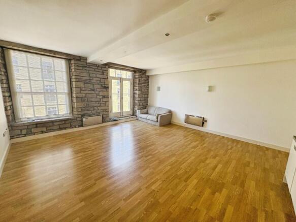 2 bed Apartment for sale Image 10