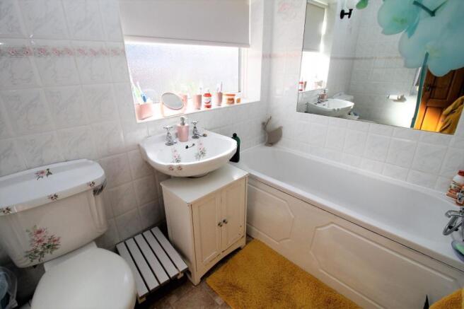 Bathroom/w.c.