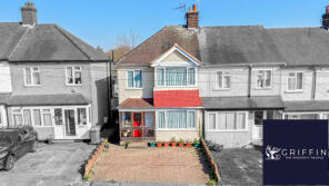 98, Moore Avenue, South Stifford, Grays RM20 4XW