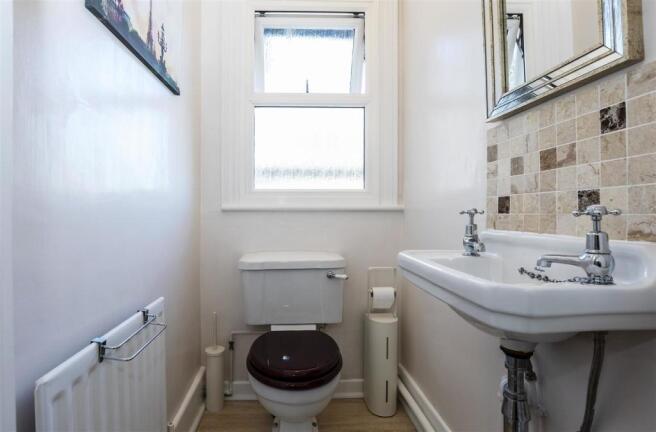 Upstairs toilet STPP7161.jpg