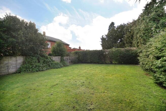 5_the_lawn_105617...