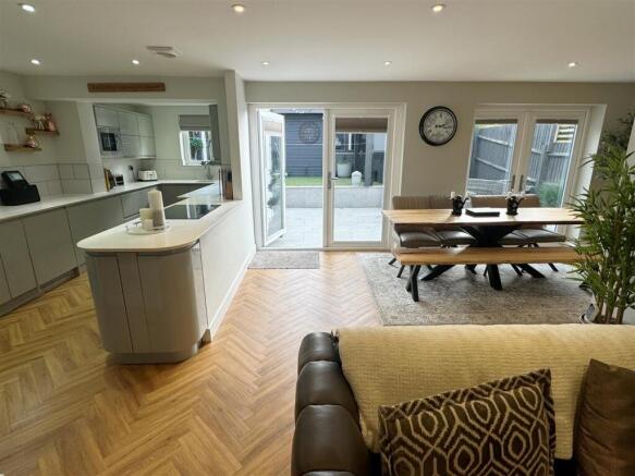 Kitch - Break - Sitt 1a.JPG