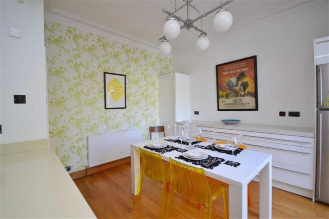 OPEN PLAN DINING ARE