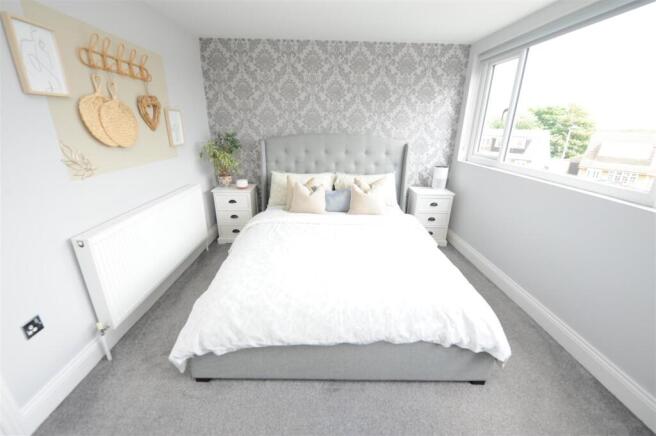3 bed Town House for sale Image 12