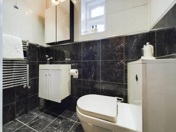 SHOWER ROOM
