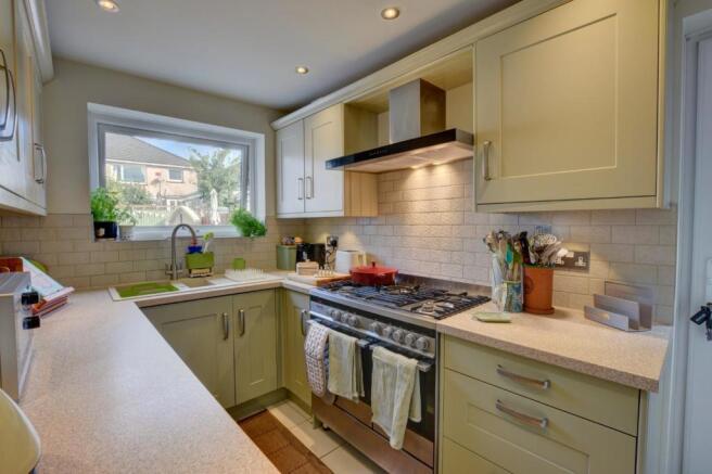 Kitchen 1.jpg