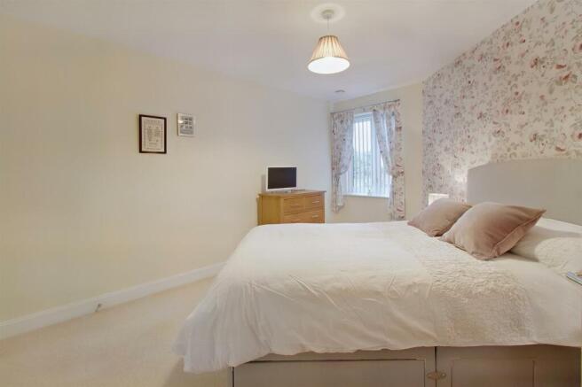 8542365-interior14-800.JPG