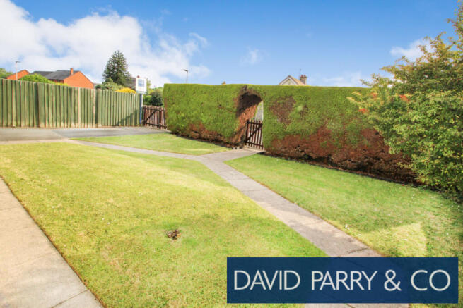 4 bedroom detached dormer bungalow