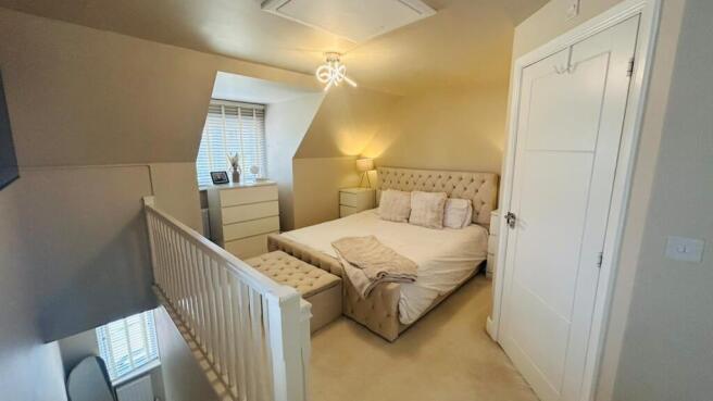 3 bed Semi-Detached for sale Image 6
