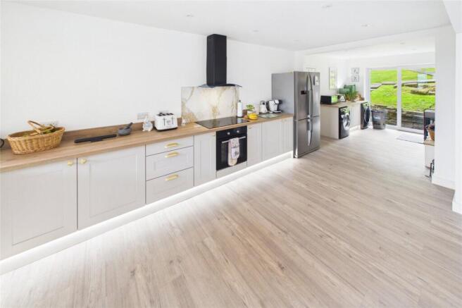 3 bed Detached for sale Image 5