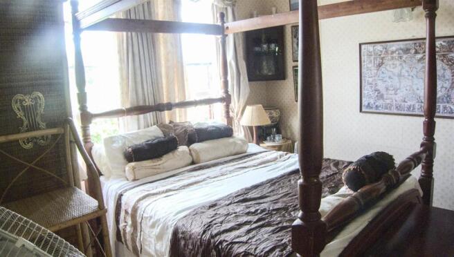 7 bed Detached for sale Image 7