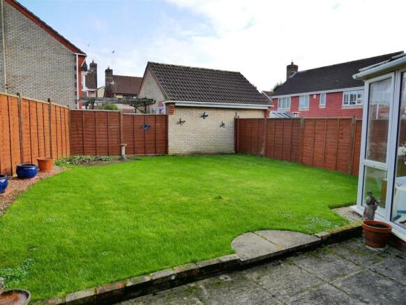 REAR ENCLOSED GARDEN