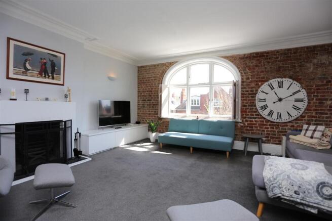 2, 19 Palmeira Avenue Living Room (2).JPG