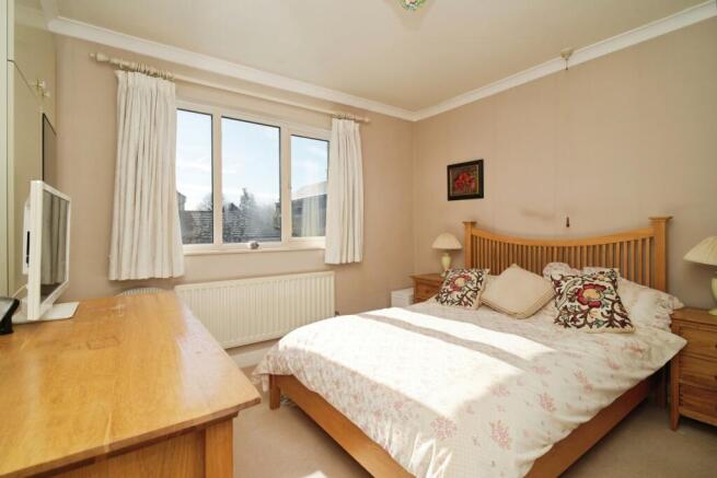 4 bed Detached for sale Image 8