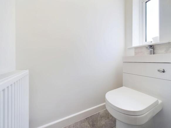 4 bed Detached for sale Image 8