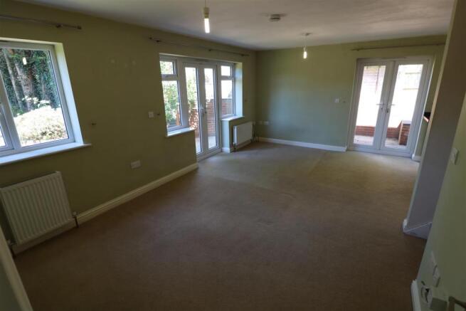 Lounge/Dining room