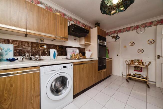 3 bed Semi-Detached for sale Image 9