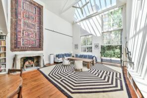 Flat 10, Avenue Studios, Sydney Close, London SW3 6HW