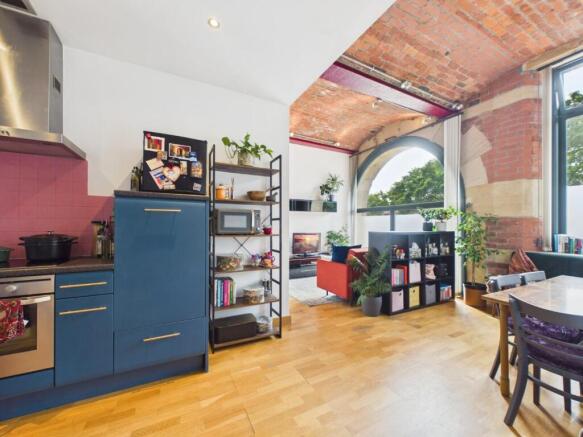 2 bed Apartment for sale Image 9