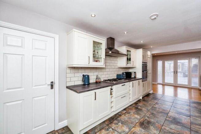 Kitchen/ Dining Room