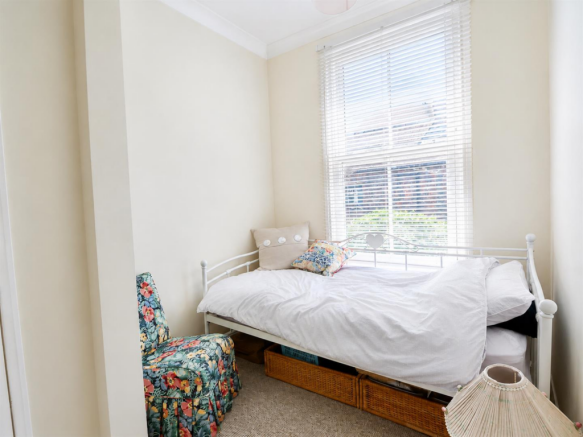 2 bed Terraced for sale Image 8