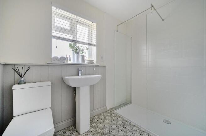 ensuite.jpg