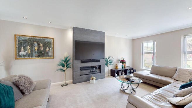 4 bed Detached for sale Image 4