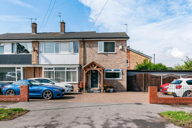 5-bed semi-detached on Park Lane,Cottingham,East Riding of Yorkshire,HU16 5RH, £325,000