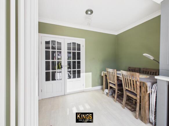4 bed Semi-Detached for sale Image 11