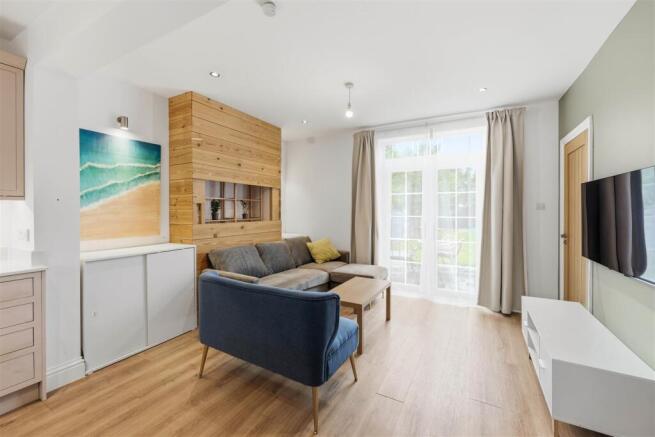 3 bed Terraced for sale Image 6