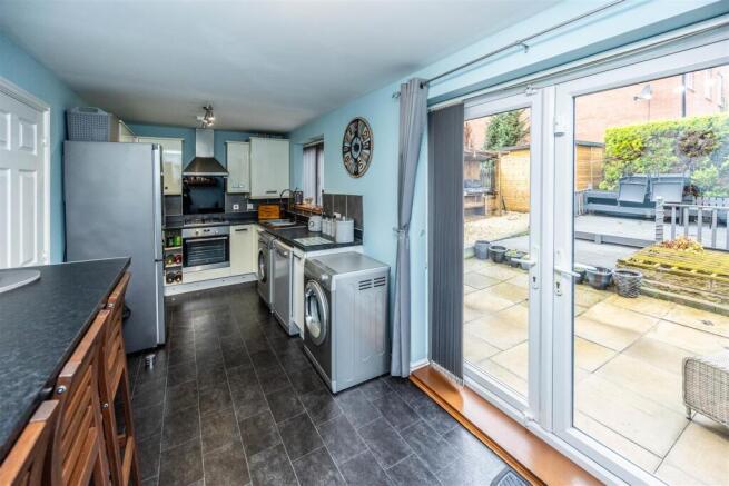 3 bed Detached for sale Image 9