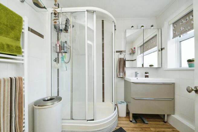 Bath/Shower Room
