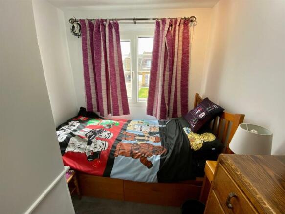 bed 4.jpg