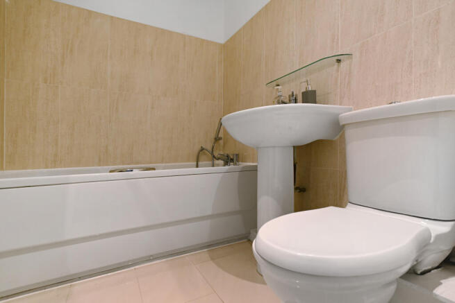2 bed Apartment for sale Image 11