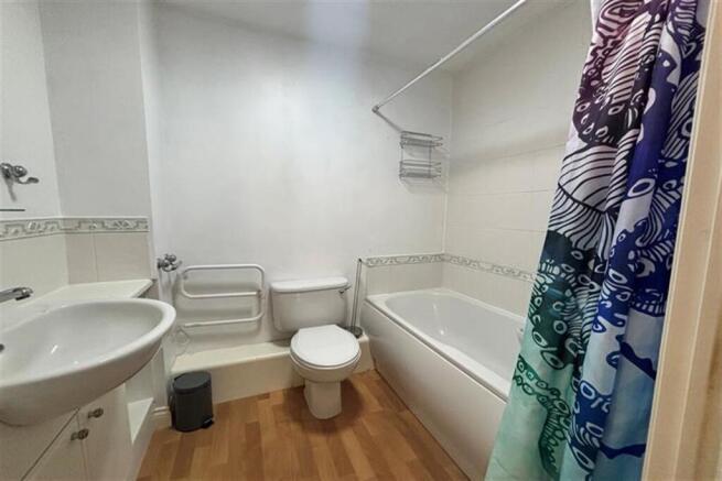 1 bed Flat for sale Image 8