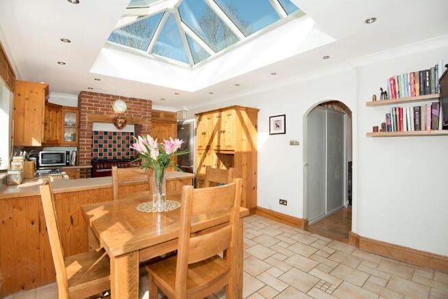 Kitchen dining rm
