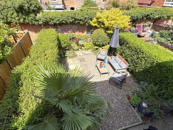 Lovely Landscaped Garden 177