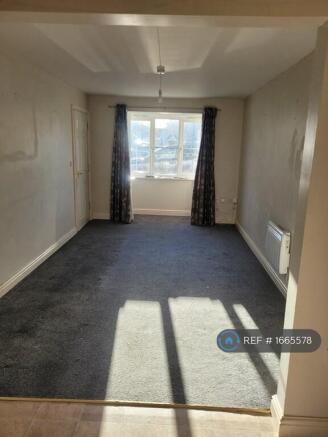 Lounge (Will Have Laminate Flooring)