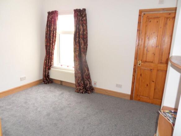 BEDROOM 2