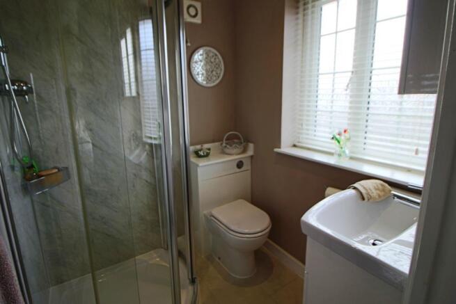ensuite.JPG