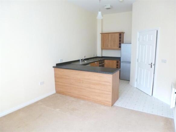 2 bed Flat to rent Image 4