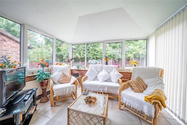 4 bed Detached for sale Image 8