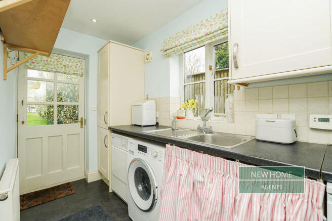 4 bed Detached for sale Image 12
